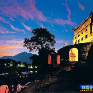 喜樂(lè)L線：天門(mén)山、張家界、袁家界、猛洞河、鳳凰古城超經(jīng)典五日游