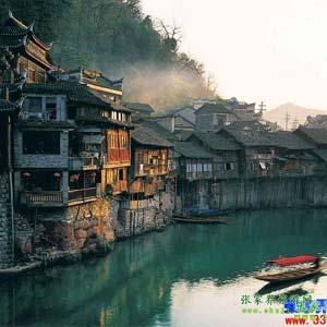 【長沙往返路線1】張家界、鳳凰古城、天子山、黃龍洞三晚四日游