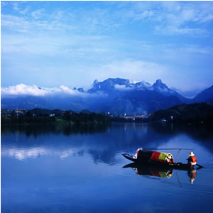 喜樂O線：猛洞河漂流、鳳凰古城兩日游